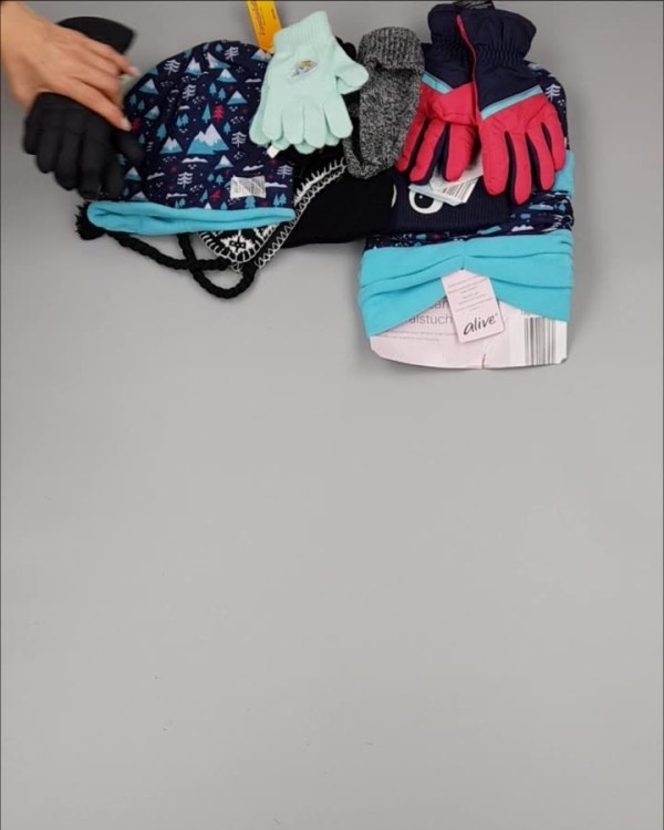Фотография  331 - Шапки, шарфы, перчатки детские СТОК#3 кг, ЛОТ №2452 оптом в Саранске и Мордовии