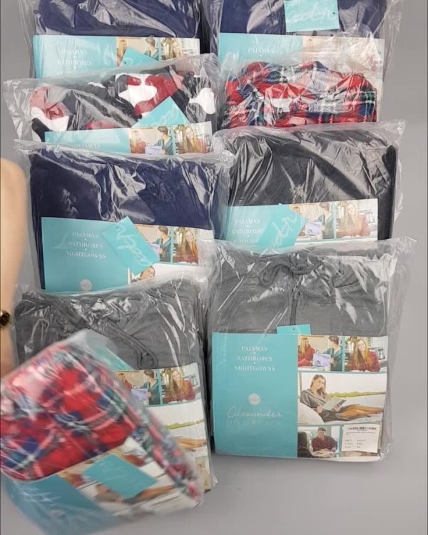 Фотография  940 - Халаты, комбинезоны (семейный) СТОК CAN#10 кг, ЛОТ №4448 оптом в Саранске и Мордовии