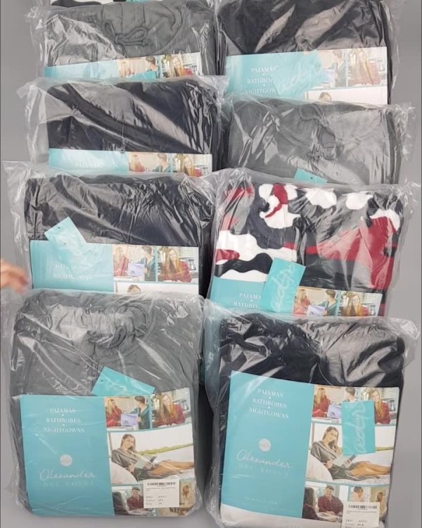 Фотография  593 - Халаты, комбинезоны (семейный) СТОК CAN#10 кг, ЛОТ №4449 оптом в Саранске и Мордовии