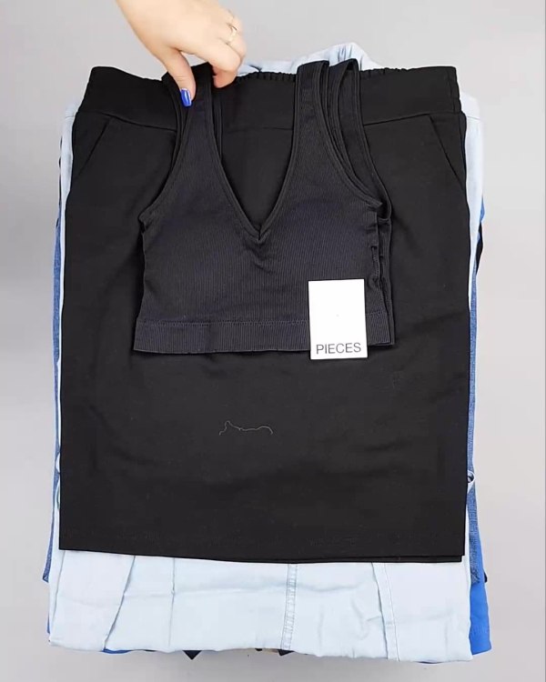 Фотография  401 - DK+Bestseller Winter mix 064#15 кг, ЛОТ №6896 оптом в Саранске и Мордовии