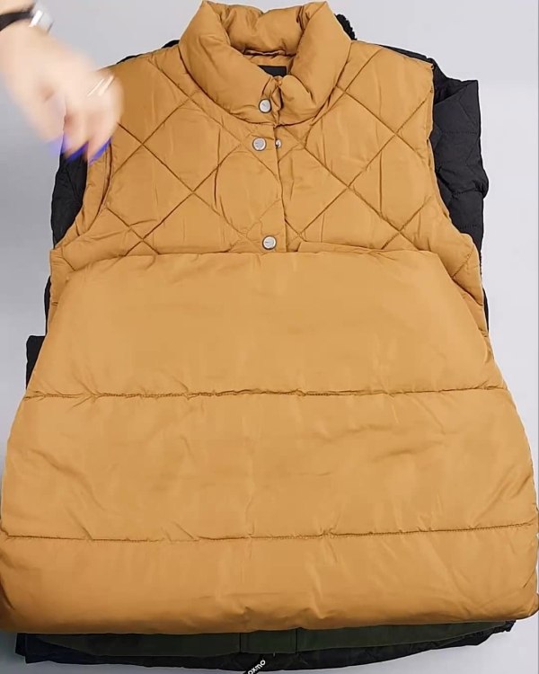 Фотография  521 - Верхняя одежда Дания#10,1 кг ЛОТ №6909 оптом в Саранске и Мордовии