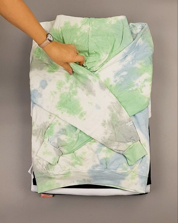 Фотография  396 - HOODIE CAN 084#10 кг, ЛОТ №7033 оптом в Саранске и Мордовии