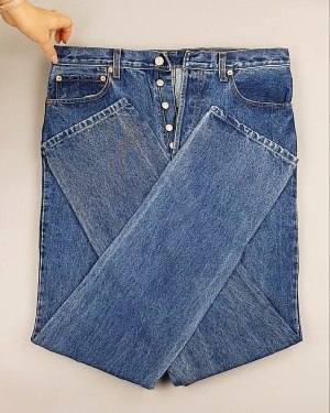 Фотография  654 - Джинсы LEVIS муж #7,5 кг, ЛОТ №7013 оптом в Саранске и Мордовии