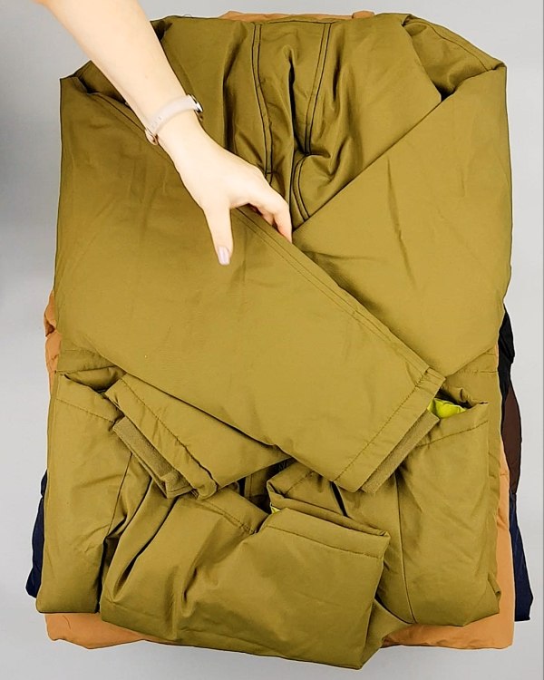 Фотография  370 - Верхняя одежда Дания#9,9 кг, ЛОТ №7057 оптом в Саранске и Мордовии