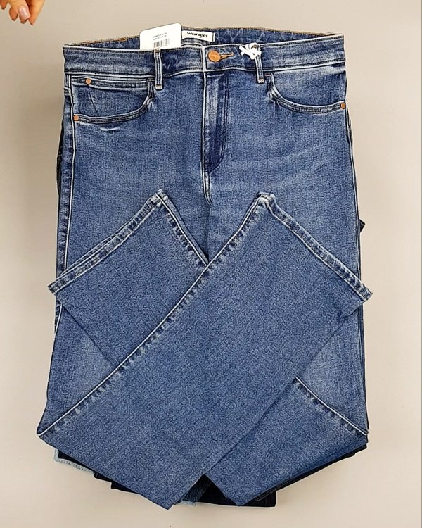 Фотография  975 - Джинсы WRANGLER м/ж#8,1 кг, ЛОТ №7011 оптом в Саранске и Мордовии