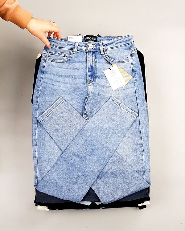 Фотография  766 - PIECES Winter mix 104#15 кг, ЛОТ №7379 оптом в Саранске и Мордовии