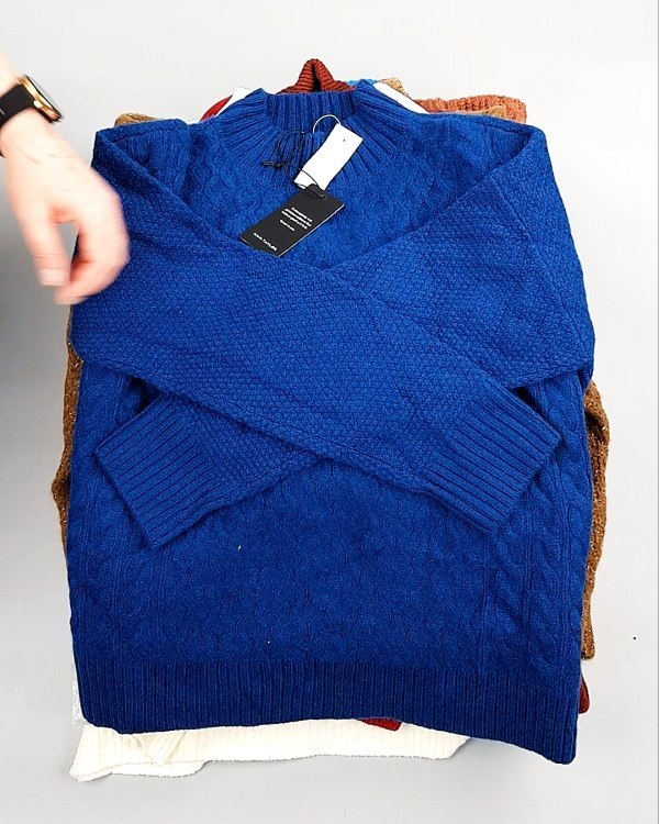 Фотография  435 - Джемпера СТОК CAN 084#7 кг, ЛОТ №7651 оптом в Саранске и Мордовии