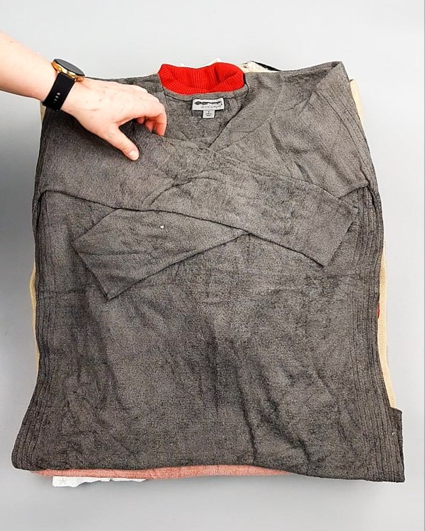 Фотография  443 - Джемпера СТОК CAN 084#7 кг, ЛОТ №7649 оптом в Саранске и Мордовии