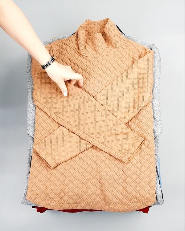 Фотография  648 - SWEATSHIRT CAN 084#10 кг, ЛОТ №7619 оптом в Саранске и Мордовии