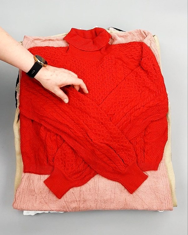 Фотография  446 - Джемпера СТОК CAN 084#7 кг, ЛОТ №7649 оптом в Саранске и Мордовии