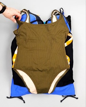 Фотография  903 - Купальники СТОК CAN 124#5 кг, ЛОТ №7689 оптом в Саранске и Мордовии