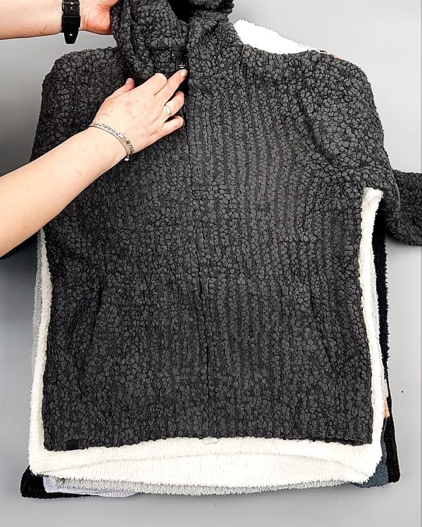 Фотография  625 - Джемпера СТОК CAN 084#7 кг, ЛОТ №7648 оптом в Саранске и Мордовии