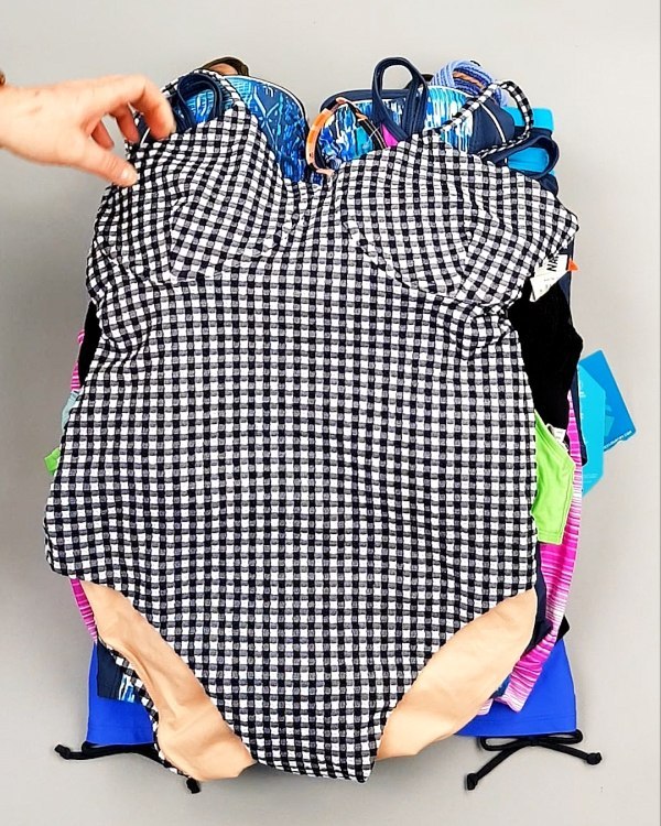 Фотография  827 - Купальники СТОК CAN 124#5 кг, ЛОТ №7689 оптом в Саранске и Мордовии