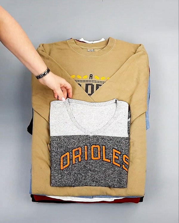 Фотография  935 - SWEATSHIRT CAN 084#10 кг, ЛОТ №7619 оптом в Саранске и Мордовии