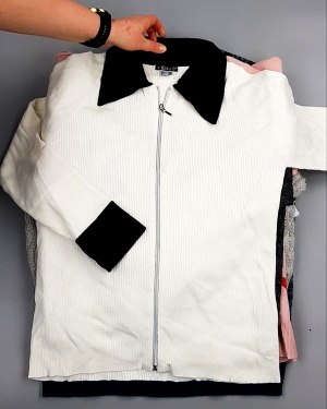 Фотография  967 - Джемпера СТОК CAN 084#7 кг, ЛОТ №7650 оптом в Саранске и Мордовии