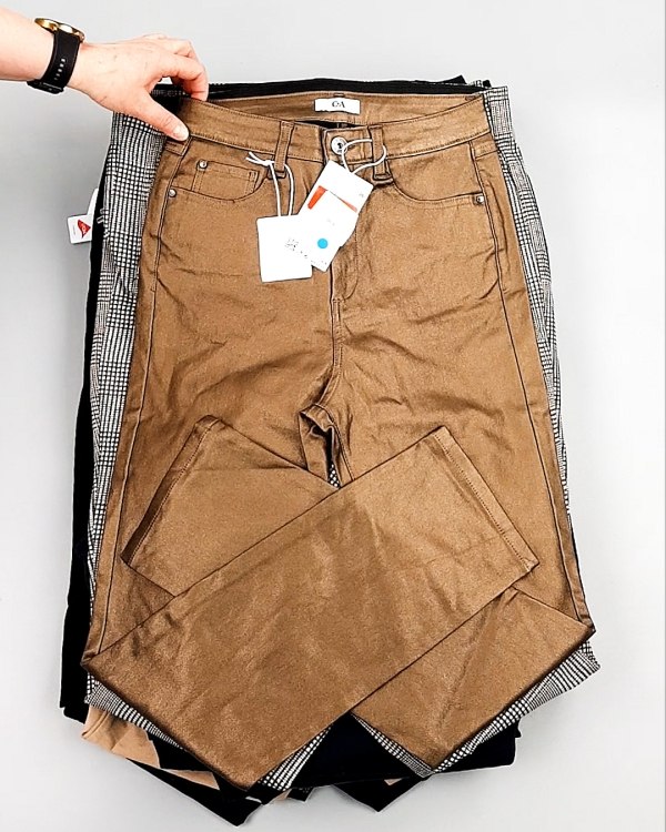 Фотография  709 - Брюки женские лето C&A 025#10 кг, ЛОТ №7892 оптом в Саранске и Мордовии