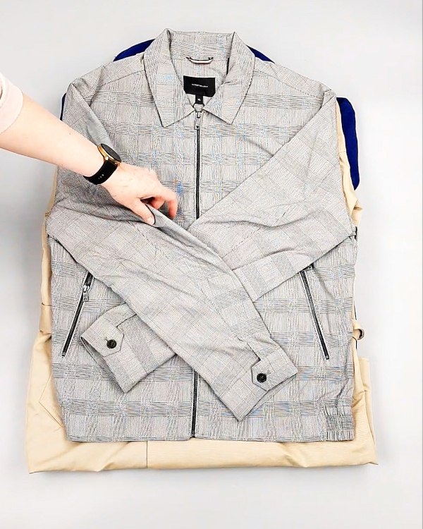 Фотография  925 - Ветровки м/ж C&A 025#10 кг, ЛОТ №7864 оптом в Саранске и Мордовии