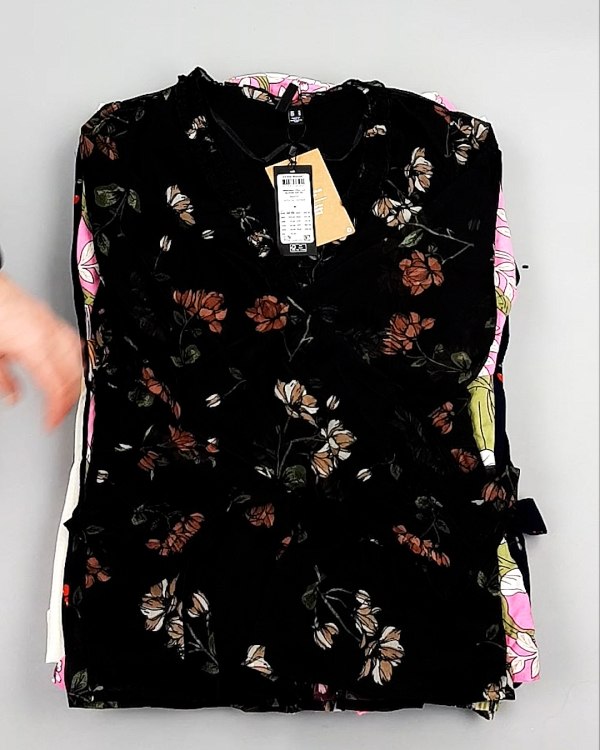 Фотография  963 - Блузки Bestseller 44#5 кг оптом в Саранске и Мордовии