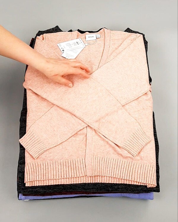 Фотография  562 - Джемпера легкие Bestseller+DK 035#7 кг, ЛОТ №8252 оптом в Саранске и Мордовии