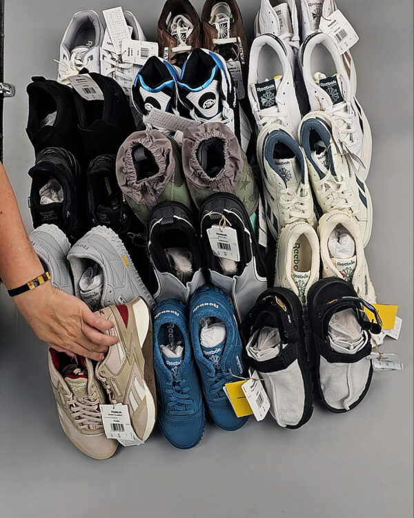 Фотография  439 - Кроссовки Reebok#23 шт, ЛОТ №8896 оптом в Саранске и Мордовии