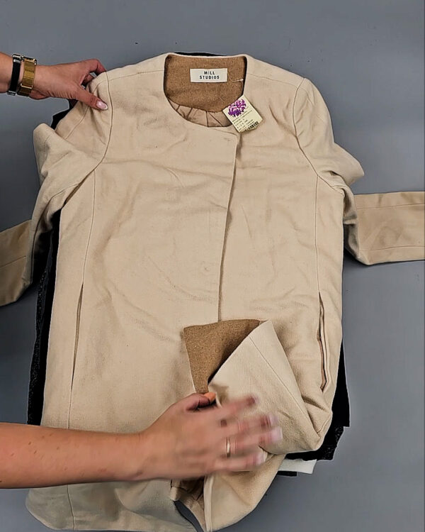 Фотография  713 - Верхняя одежда Корея 085#15 кг, ЛОТ № СТ-9248 оптом в Саранске и Мордовии