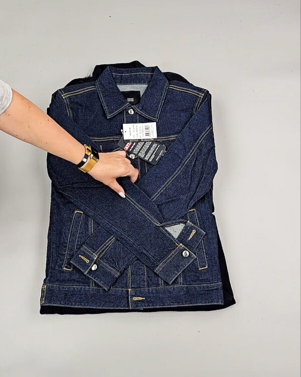 Фотография  992 - Верхняя одежда Корея 085#15 кг, ЛОТ № СТ-9247 оптом в Саранске и Мордовии