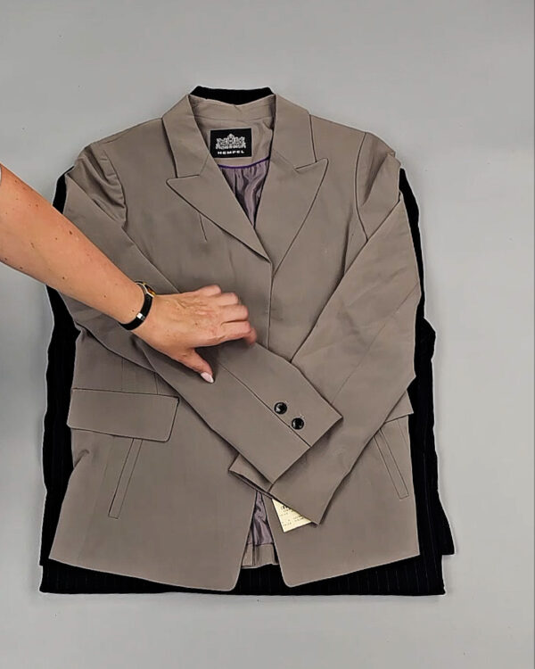 Фотография  381 - Жакеты Корея 085#10 кг, ЛОТ № СТ-9240 оптом в Саранске и Мордовии