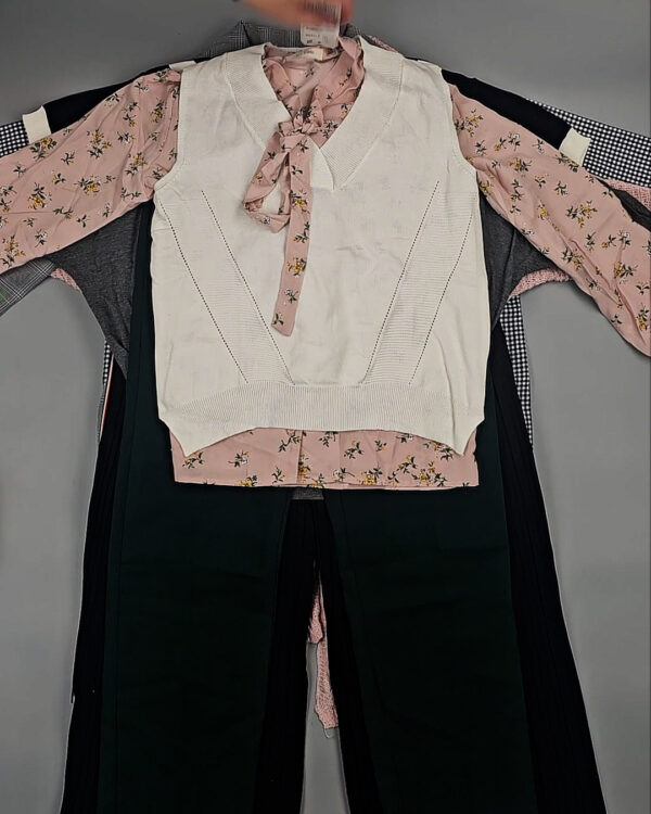 Фотография  595 - Комплекты жен Корея 085#5 кг, ЛОТ СТ-9574 оптом в Саранске и Мордовии