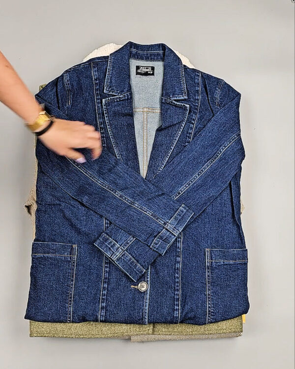 Фотография  630 - Ветровки женские CAN 104#12,5 кг, ЛОТ СТ-9404 оптом в Саранске и Мордовии